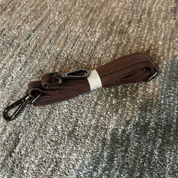 NWOT Laptop Bag with adjustable strap Fits Up to 15.6 inch Laptop Rich Brown - Picture 8 of 13